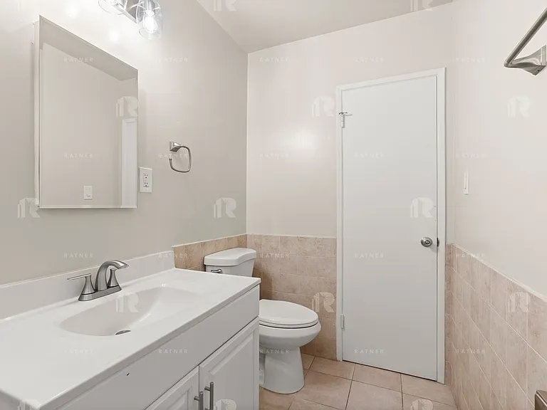 (Ar/Jo/Yo:B) 1411 N. Mansfield Avenue — Photo 7