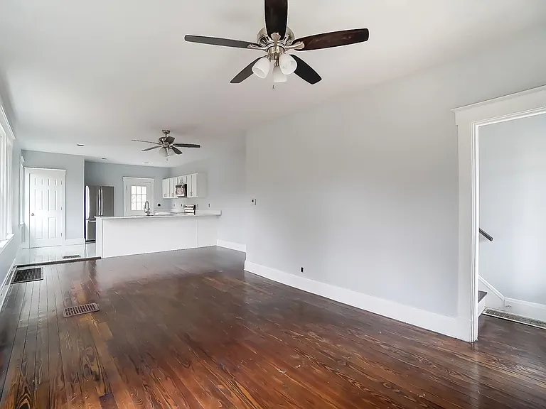 2307 Center St — Photo 13
