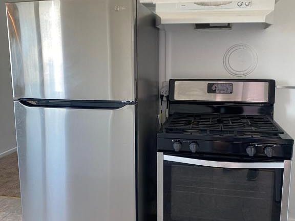 4th image of 16850 Ehle St