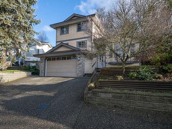 2nd image of 2840 Pacific Pl