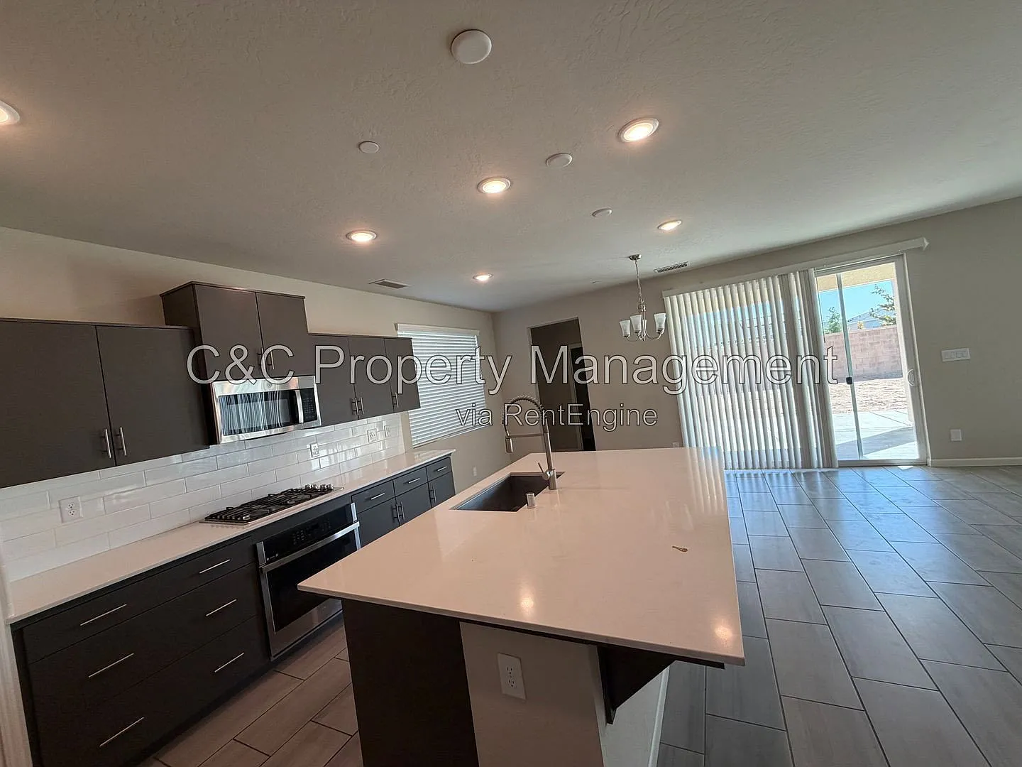 4 bed, 3.0 bath, 2419 sqft, $2,750 — Photo 4