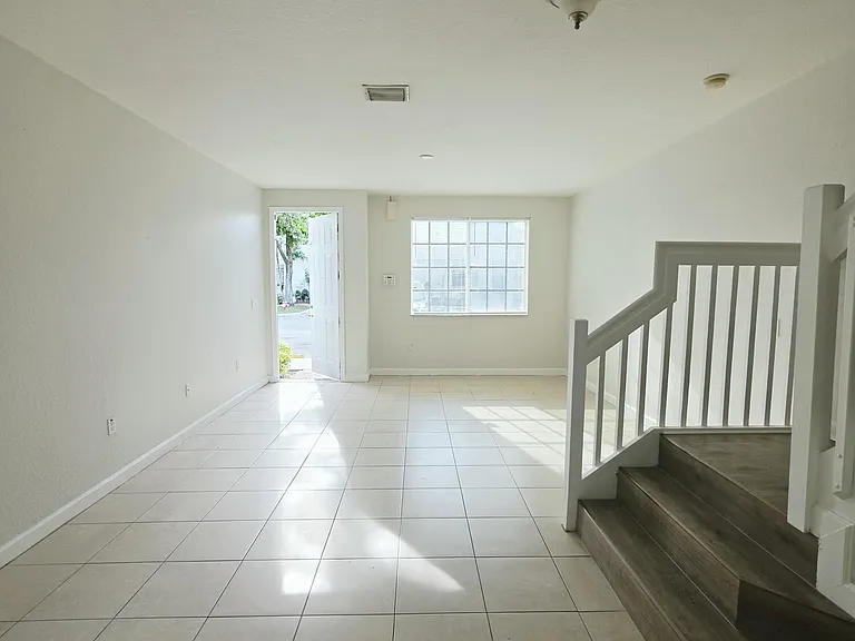 4154 Napoli Lake Dr — Photo 6