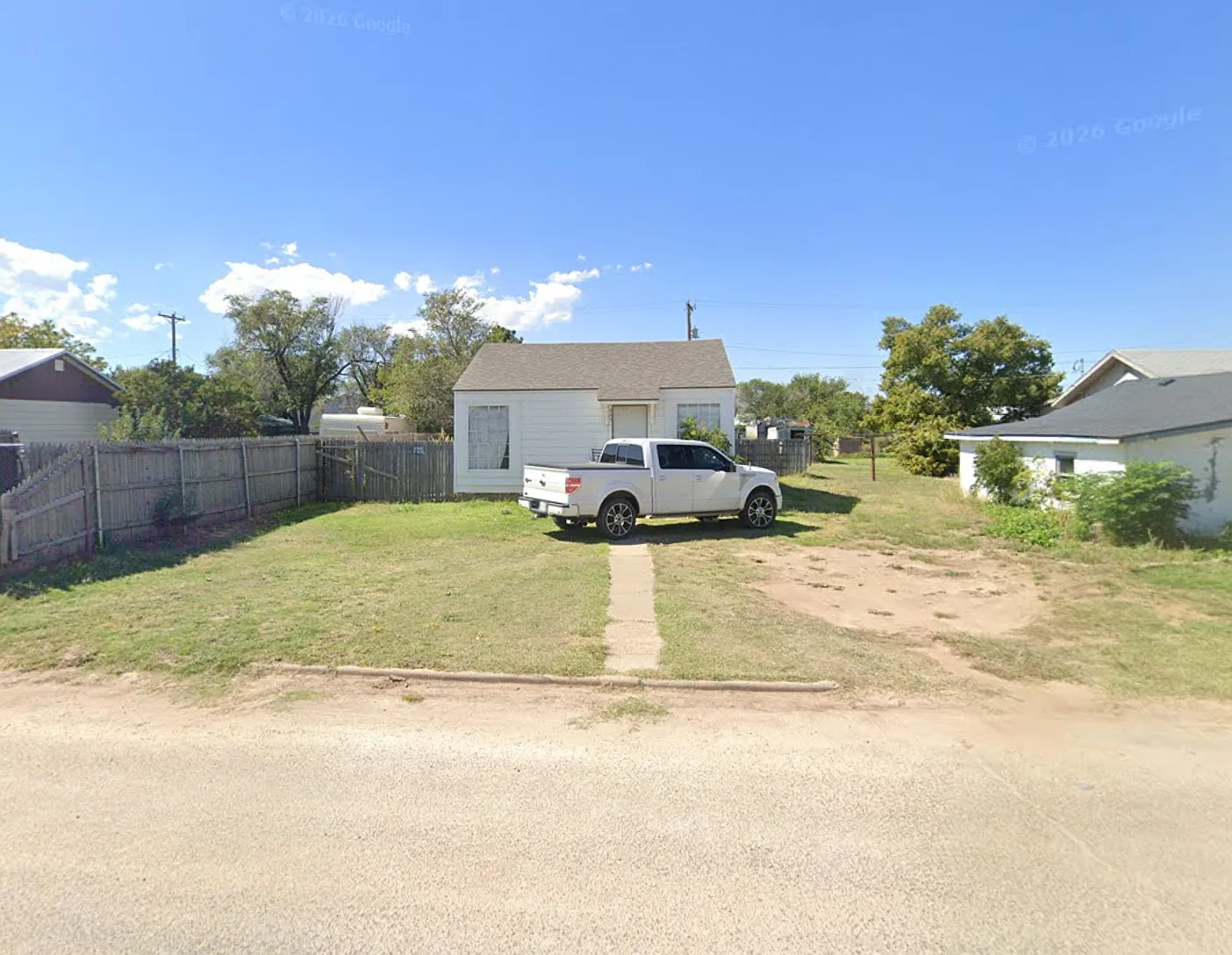 3 bed, 912 sqft, $1,100 — Photo 1