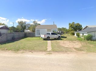 310 Greenough Ave, Stinnett, TX 79083