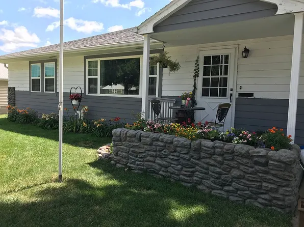 1102 E D St, North Platte, NE 69101