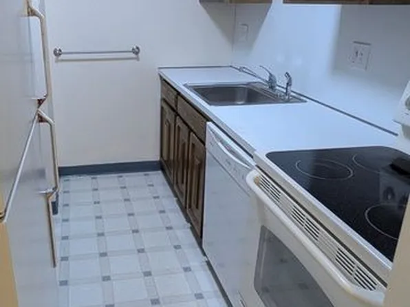36 Thompson Rd APT B, Manchester, CT 06040