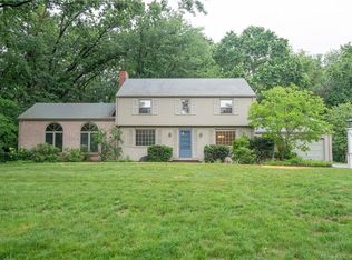 62 Buttonball Ln, Glastonbury, CT 06033