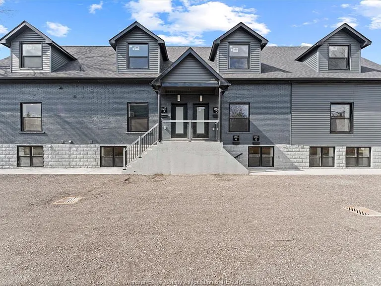 702 Pierre Ave #3 — Photo 3