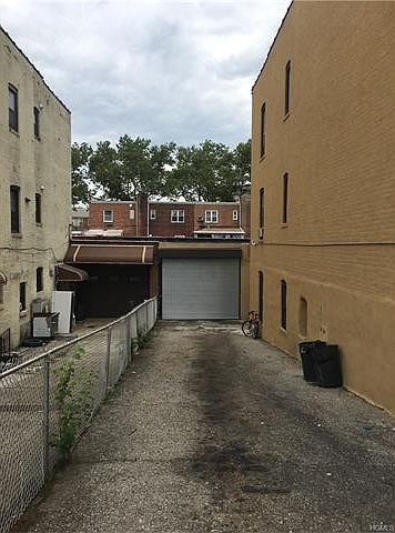 2nd image of 1935 Haviland Ave