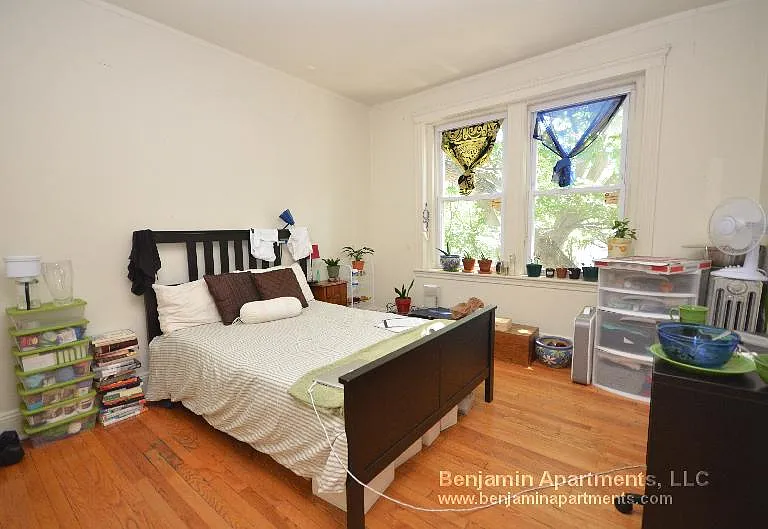 127 Sutherland Rd #F — Photo 2