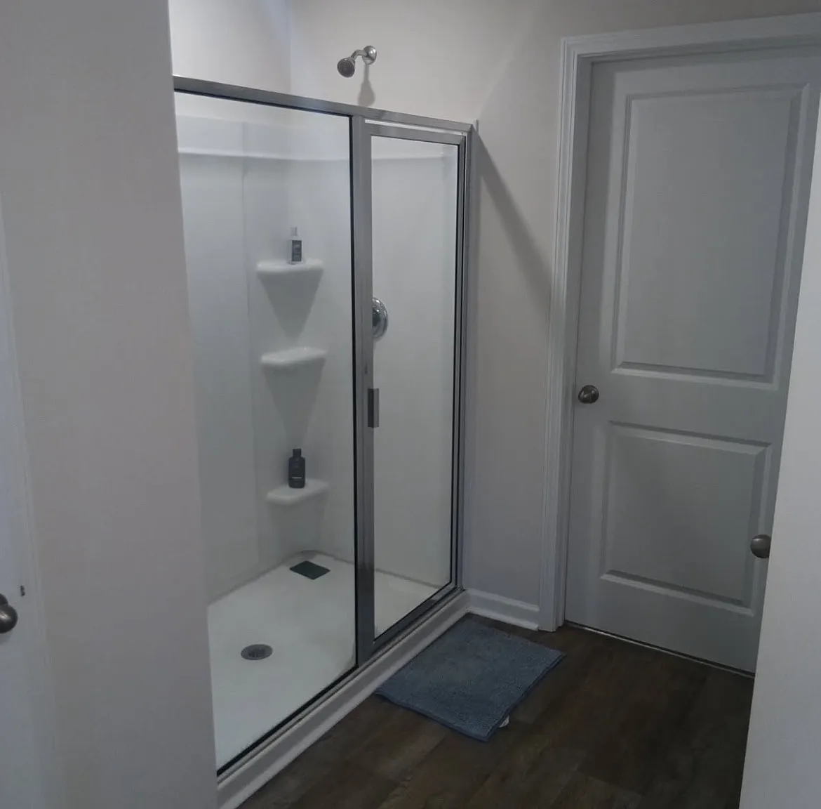 3 bed, 2164 sqft, $2,100 — Photo 2