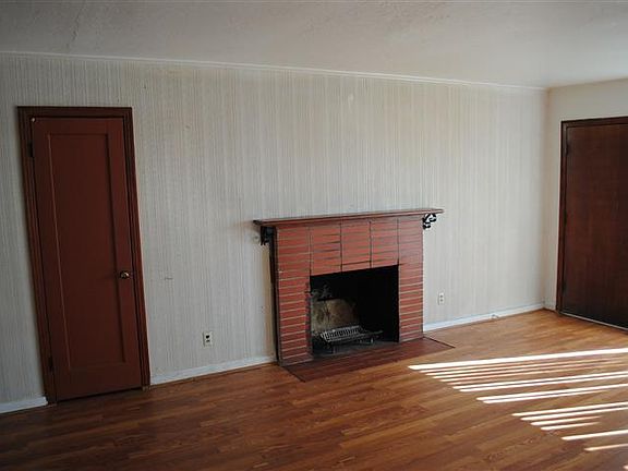 2nd image of 2081 W Mendocino Ave