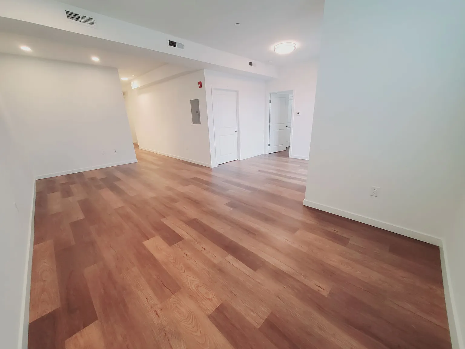 1 bed, 1.0 bath, 750 sqft, $2,600 — Photo 2
