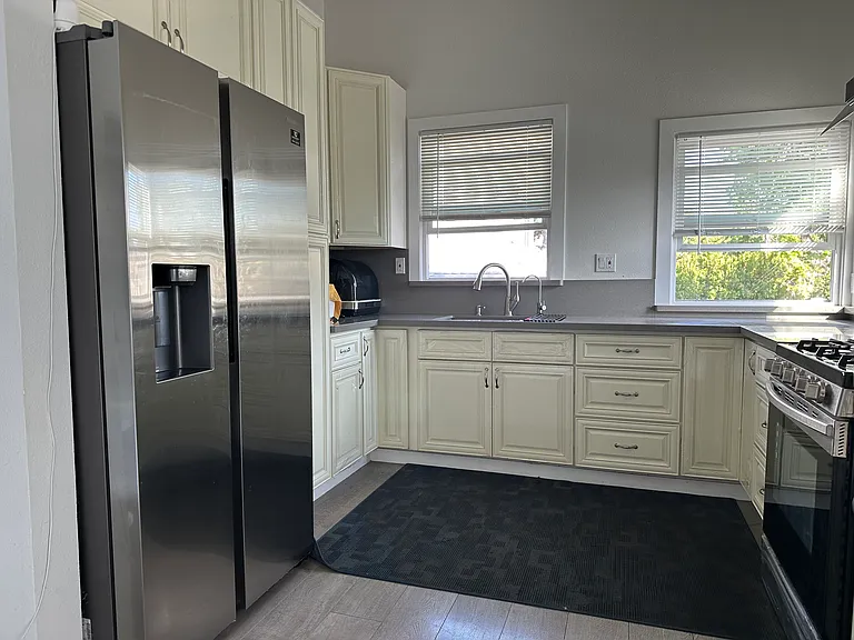 1402 High St #3 — Photo 3