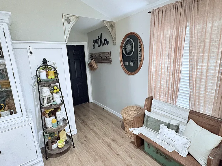 930 Windmill Palm — Photo 6