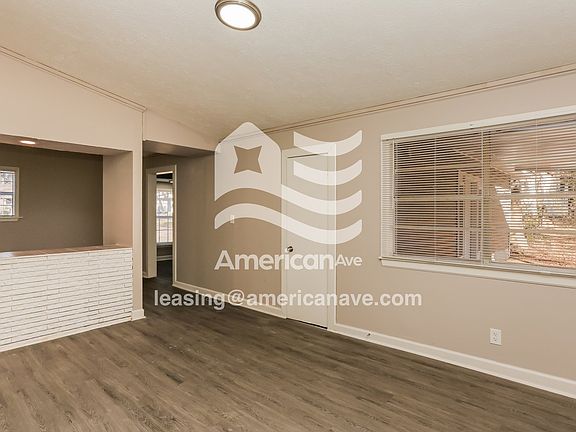 1971118_003_wm_-_living_room_13467976.jpg
