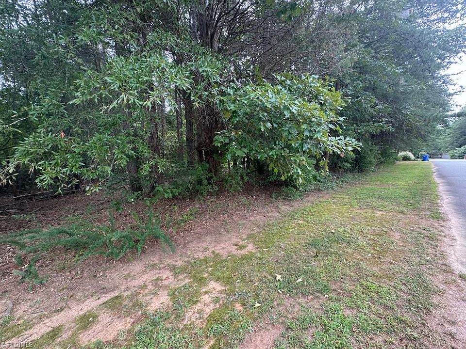 2nd image of 148 Forest Meadow Ln #7