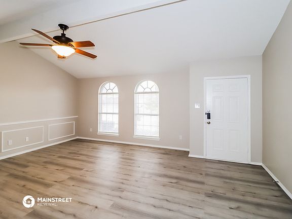 4th image of 2744 Yoakum St