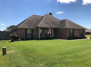 202 Fawn Ln, Broussard, LA 70518