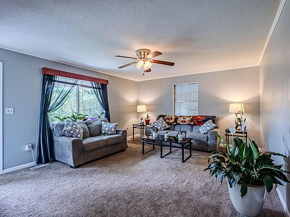 3rd image of 1205 Stephens Dr