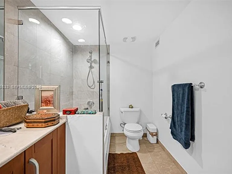 7728 Collins Ave #5 — Photo 26