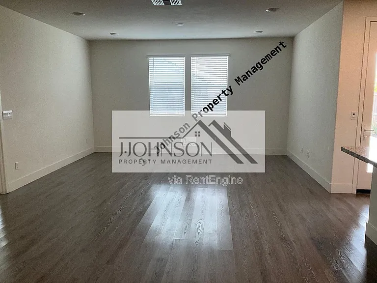 994 Osprey Dr — Photo 4