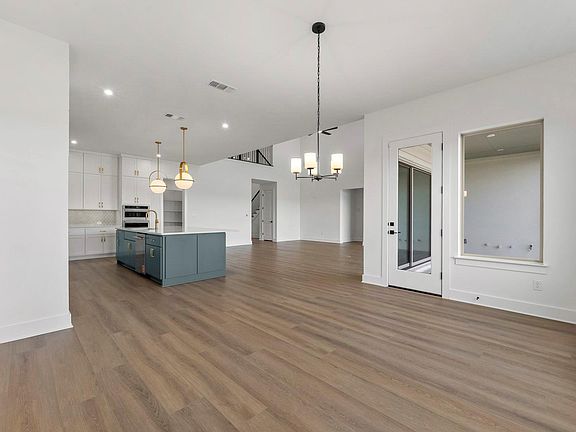 4th image of 109 Keuchel Ln