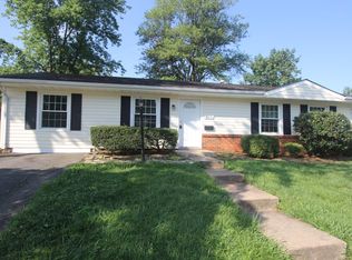 605 W Maple Ave, Sterling, VA 20164