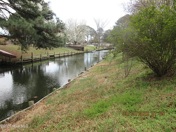 3rd image of 103 Seahawk Court