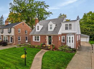 10084 Lasalle Blvd, Huntington Woods, MI