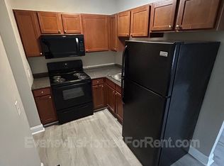 2724 Stringtown Rd, Evansville, IN 47711