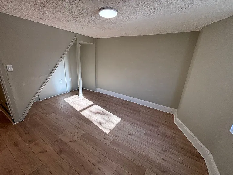 1636 E State St — Photo 6