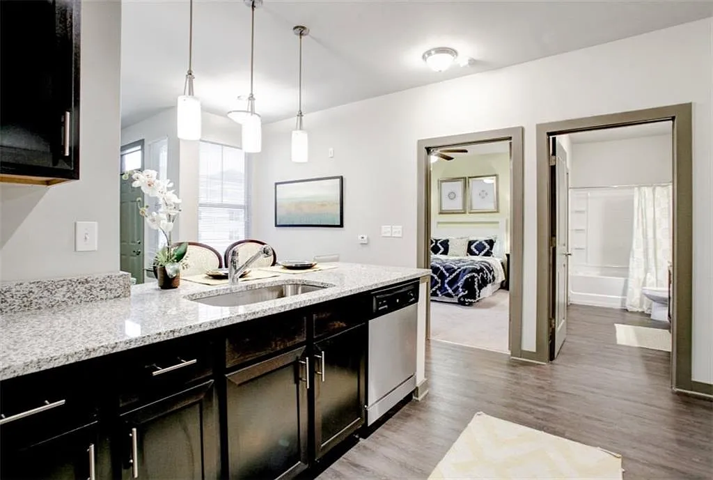 1 bed, 1.0 bath, 759 sqft, $1,395 — Photo 4