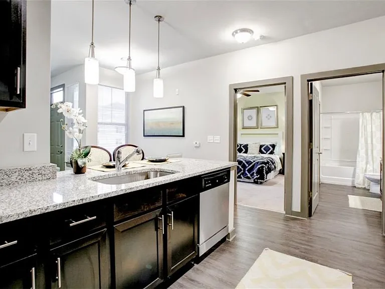 800 Millwood Ln #902-218 — Photo 5