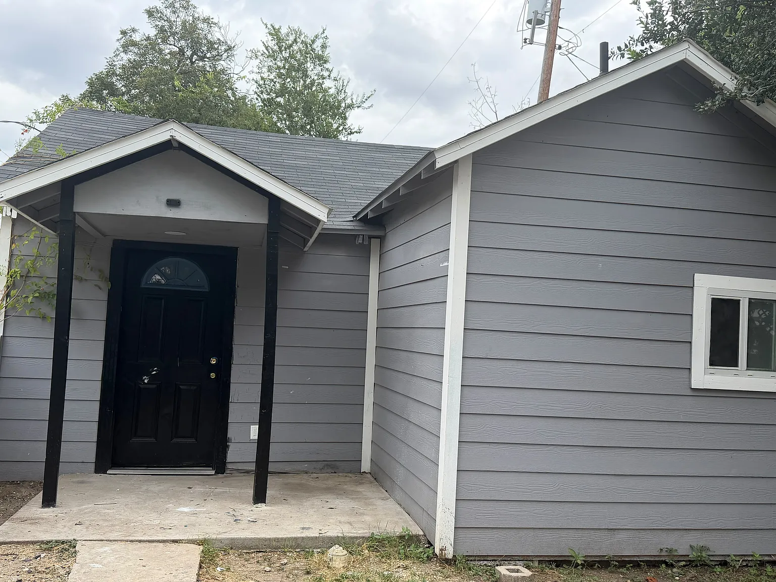 1 bed, 1680 sqft, $900 — Photo 1