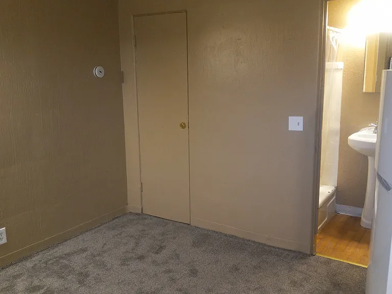 1639 Basin St SW #12 — Photo 6