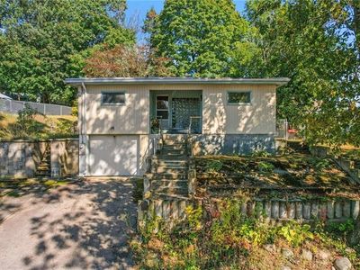 613 Prospect St, Woonsocket, RI, 02895