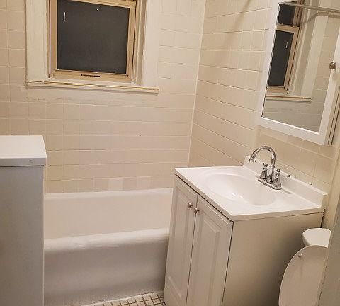 5th image of 6536 N Francisco Ave #1E