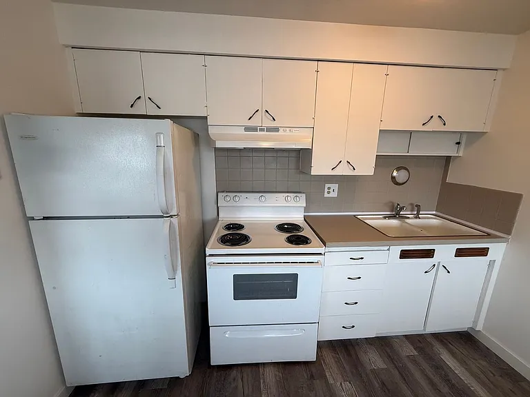 911 E Indiana Ave Apartments! — Photo 6