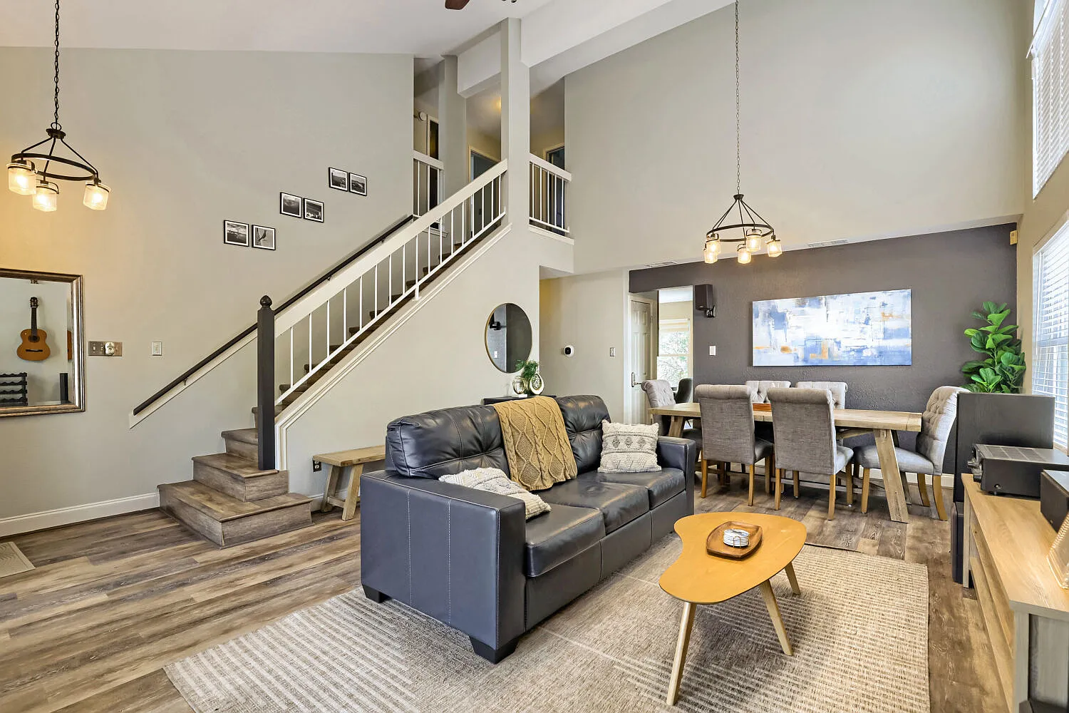 3 bed, 2.5 bath, 1893 sqft, $8,035 — Photo 3