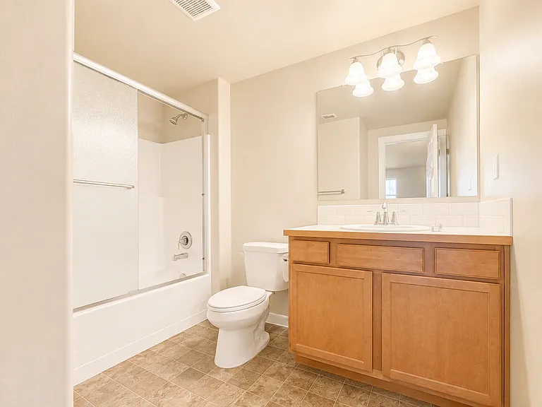 1515 W Cactus St — Photo 8