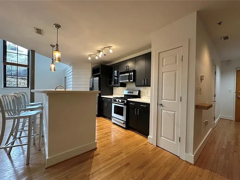 790 North Ave NE #108 — Photo 3