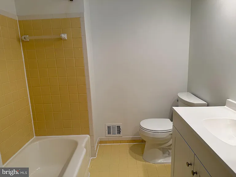 4005 King Arthur Rd — Photo 9