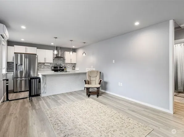 4368 Division Ave W, Bremerton, WA 98312