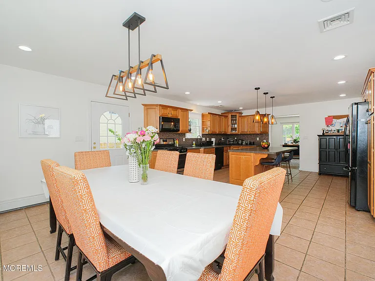209 Woodcrest Rd — Photo 13