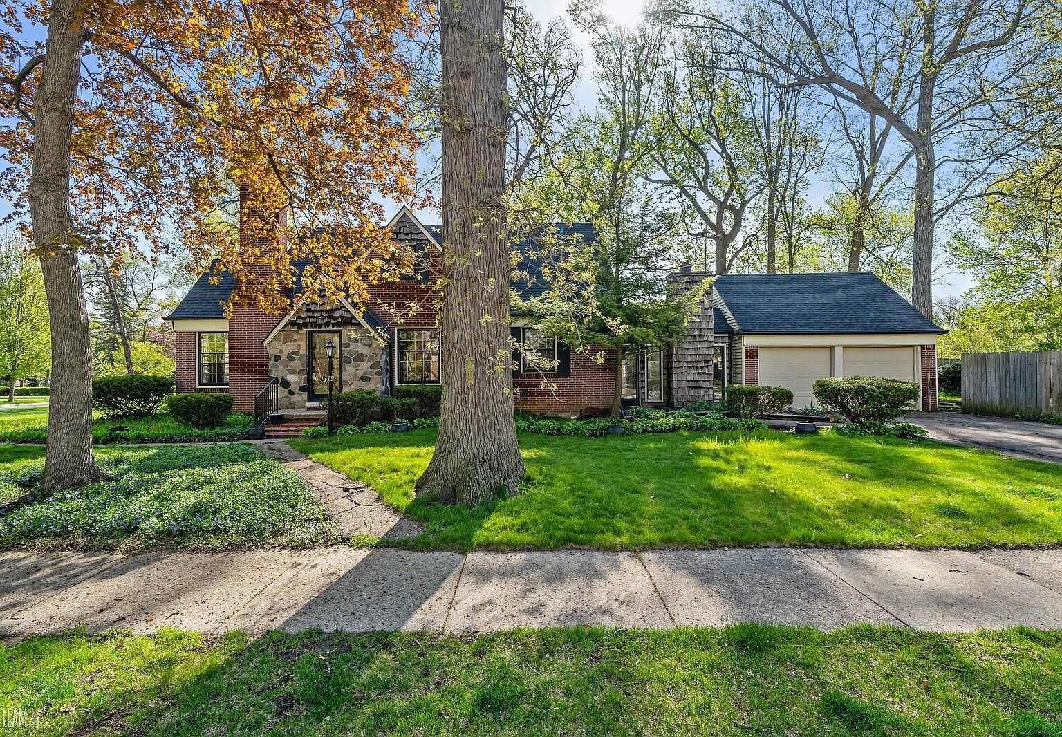 1319 Mayfield Dr, Royal Oak, MI 48067 Zillow