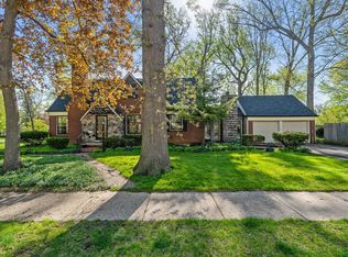 1319 Mayfield Dr, Royal Oak, MI 48067