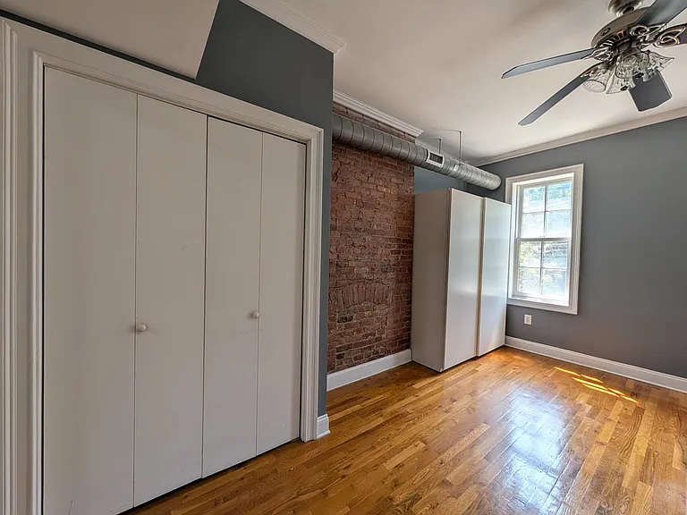 208 6th St #2R — Photo 10