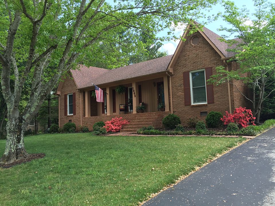 2nd image of 1665 Bennie Dr