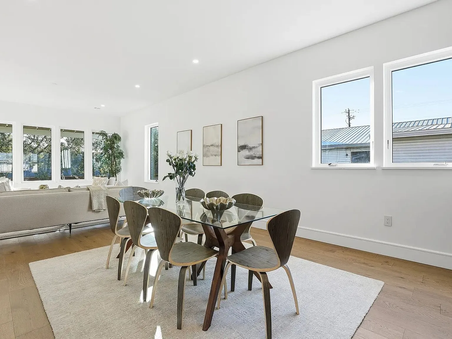 Luxury New Construction Rental Near Starland, SCAD & Ardsley Park with Garage and Private Courtyard — Photo 4